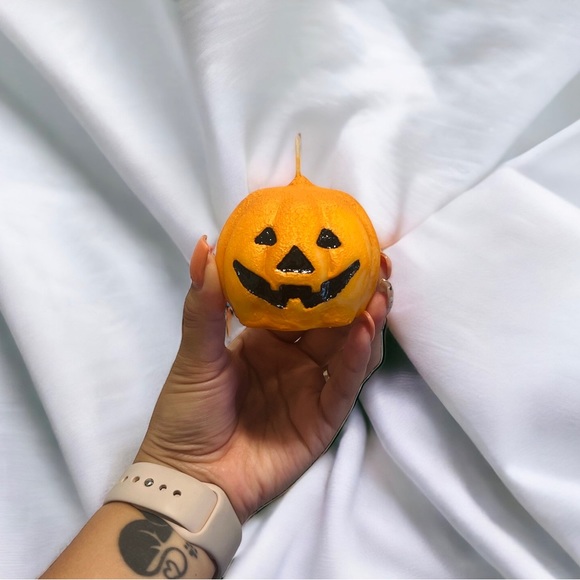 Pumpkin Halloween Candle - Picture 2 of 6